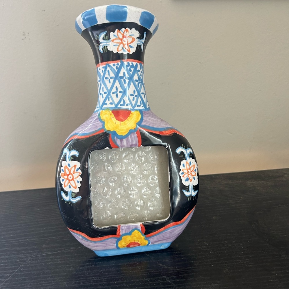 Ceramic 3x3 art deco photo frame in vase shape